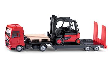 MAN Truck with Linde forklift