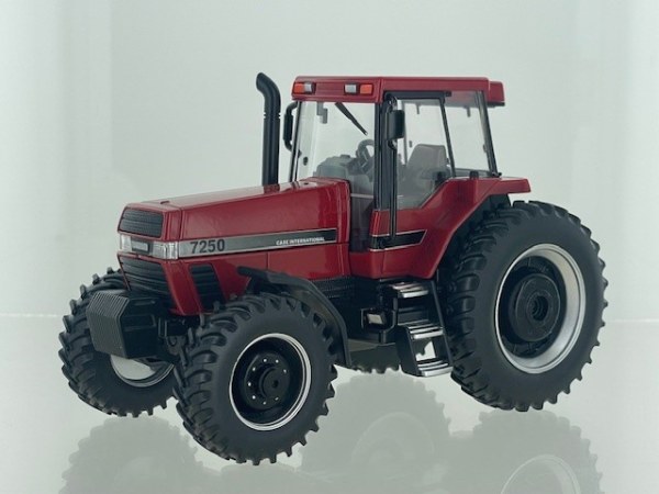 6x Case IH Magnum 7250 + Gratis 1x ROS Kuhn FC 13460 RA - 1:32